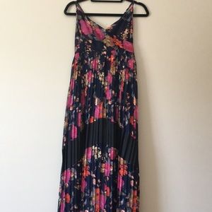 Lucca floral pleated skirt maxi dress. New without tag
